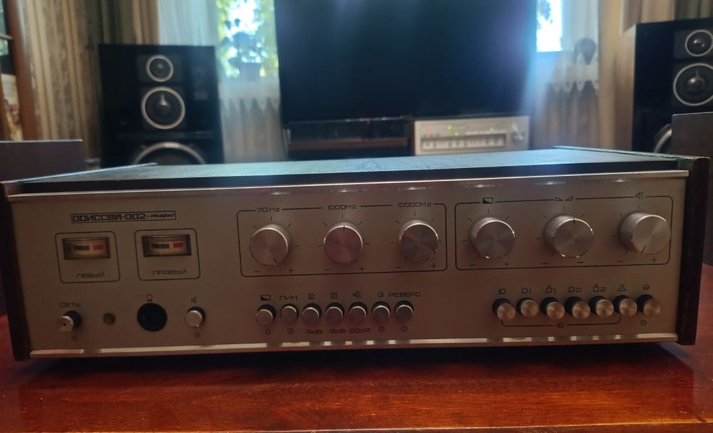 Усилитель Одиссей 002 с акустикой