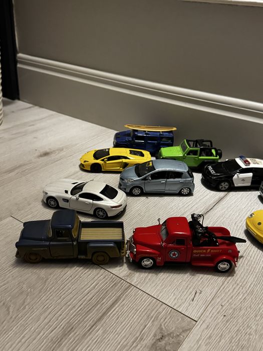 Продам коллекционные машинки