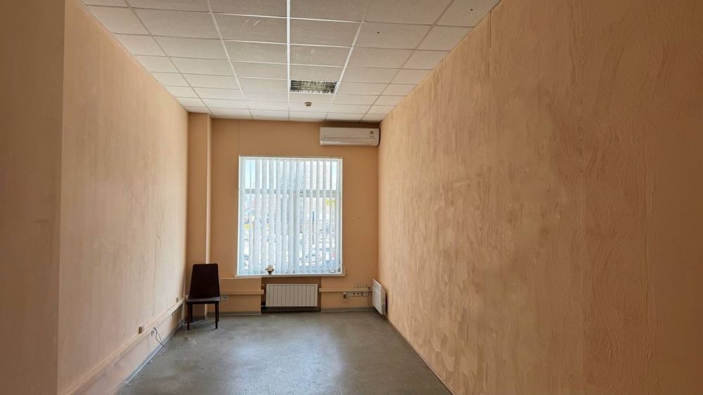 Без%.Кібальчича 2а. 13, 18 кв.м.Під офіс, косметологічні послуги