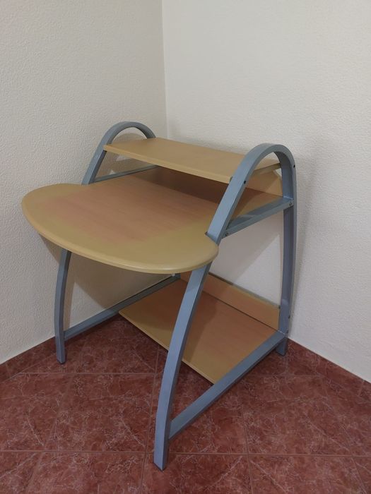 Secretaria de madeira