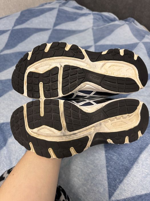 Кросівки asics 38