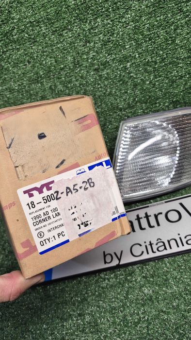 Pisca Farolim Frente Esquerdo Audi 100 C4 Branco TYC 18.5002.A5.2B Novo