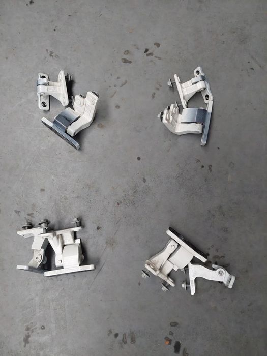 Mercedes GLC W253 zawias zawiasy drzwi prawy przód prawy lewy tył