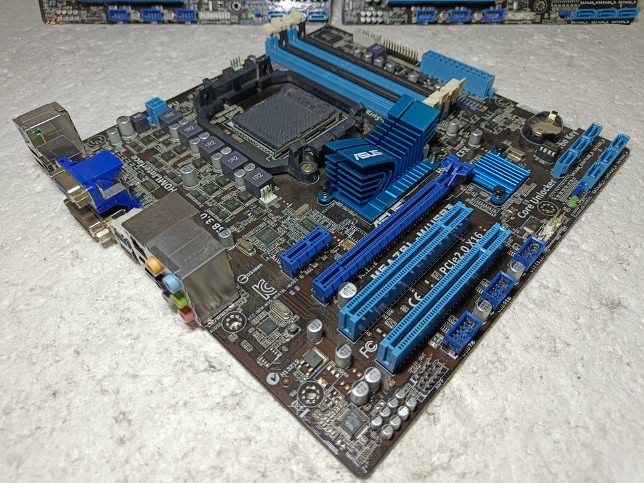 Материнська плата AMD ASUS M5A78L-M/USB3 sAM3+ під процесори серії FX!