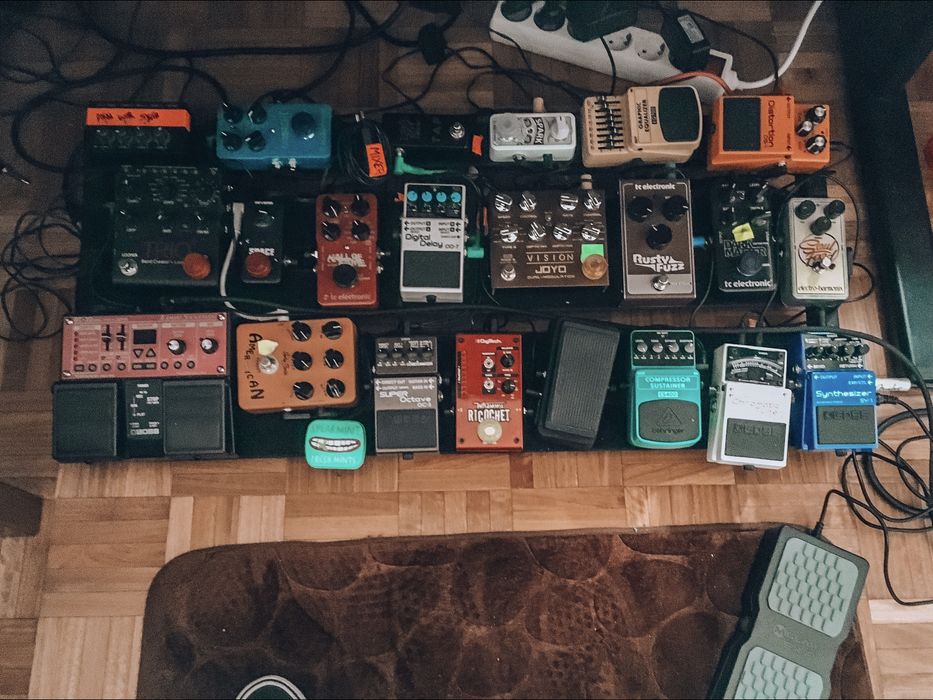 Pedais de guitarra e baixo diversos