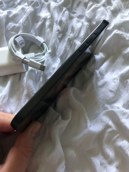 Продаю iPhone 15 Pro Max 256GB