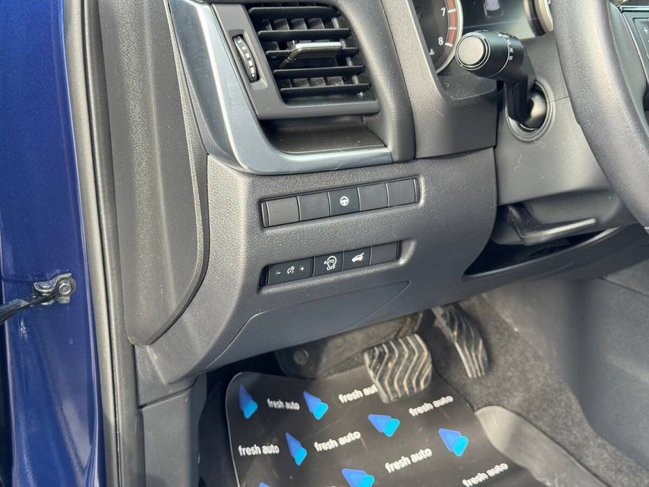 Nissan Rogue 2023 freshauto
