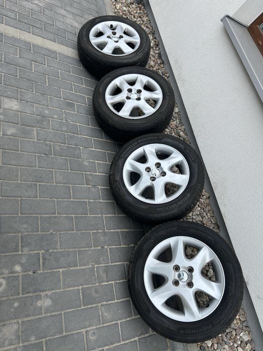 Koła 15” Alufelgi Toyota Corolla E12 Yaris 4x100 et45 Hankook 2023r nakrętki