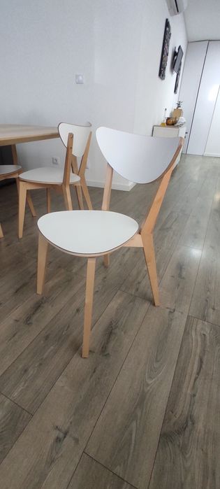 Vendo cadeiras do modelo4  Cadeiras NORDMYRA do IKEA (cor branco e bétula).