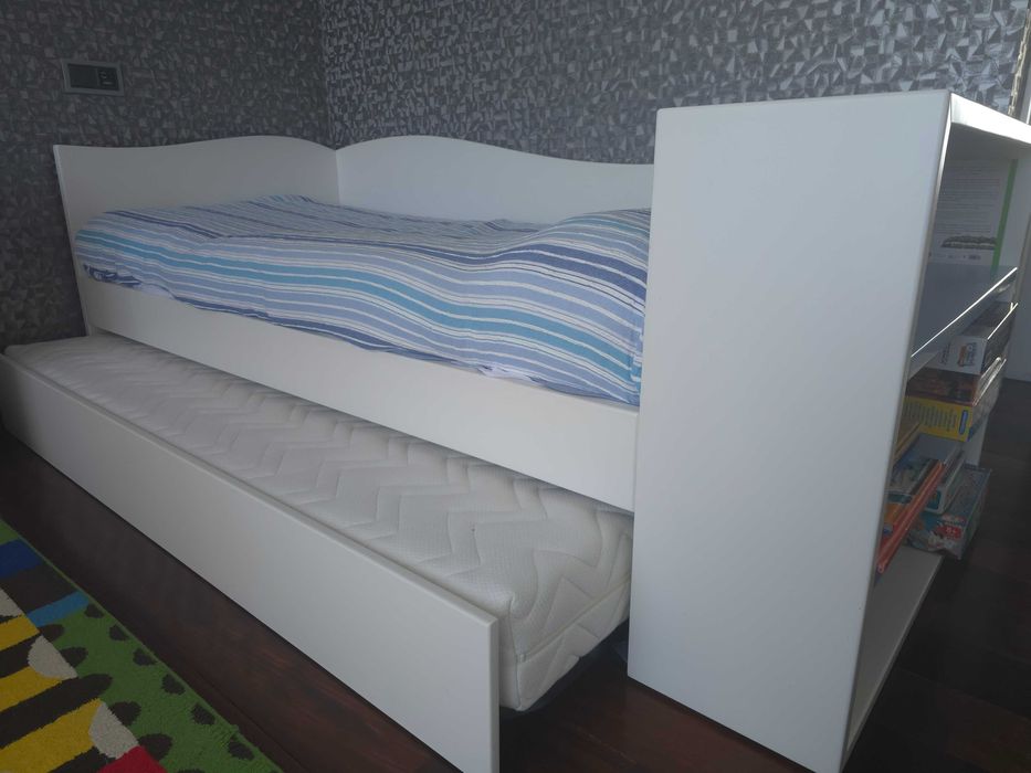 Cama lacada (para jovem)
