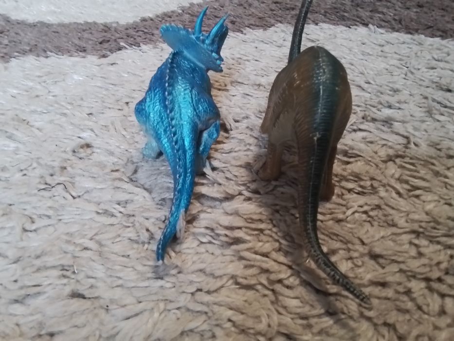 Динозавр Брахіозавр  та Трицератопс дві фігурки