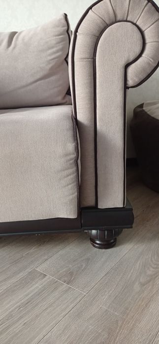 Диван та крісло в ідеальному стані