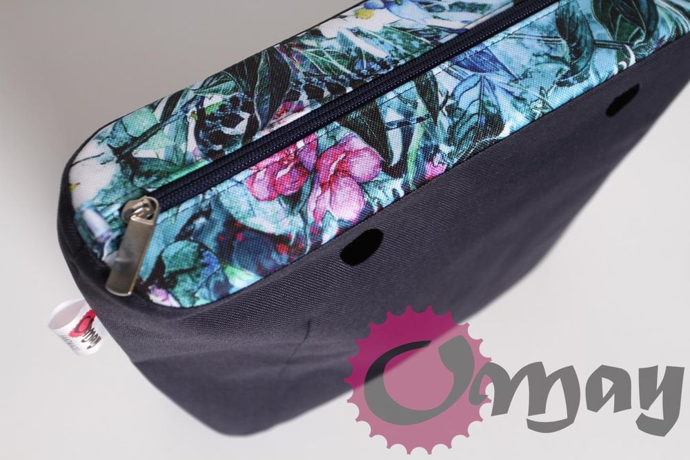 Granatowy organizer do OBAG MINI kwiaty lila chaber 2 kieszenie OMAY
