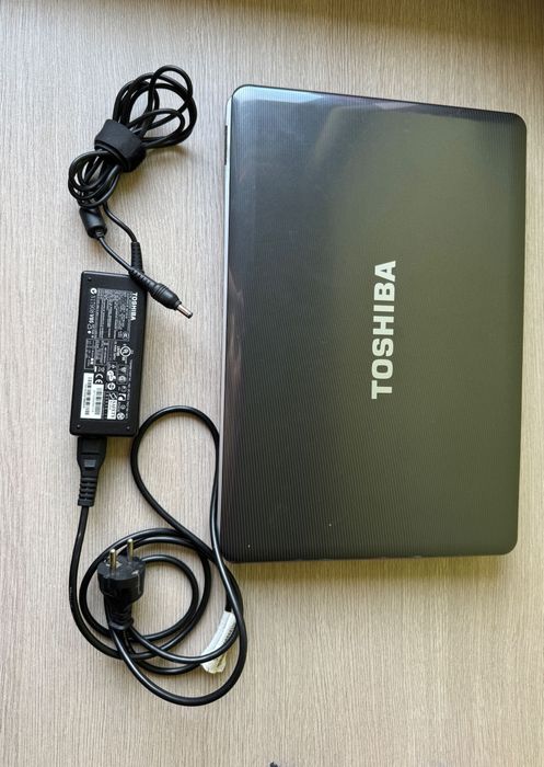 Laptop Toshiba Satellite L500-1Q9