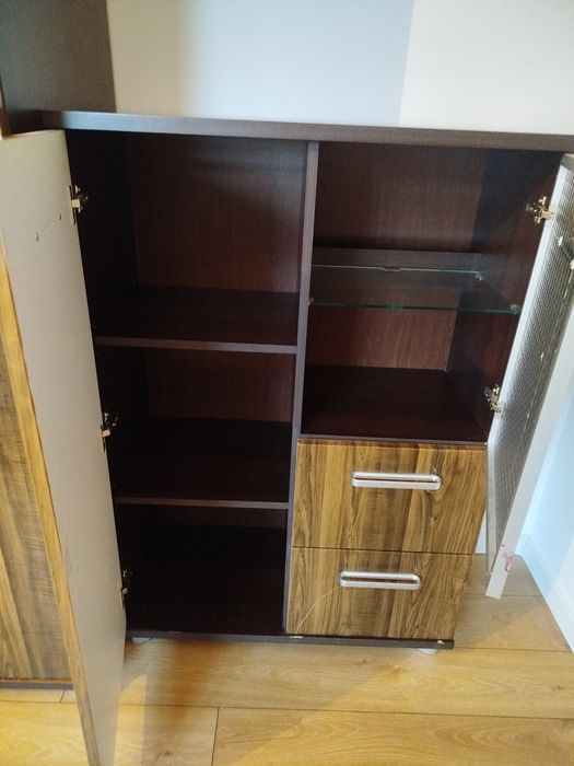 Mała komoda wysokość 1,32m głębokość 0,42m szerokość 0,90