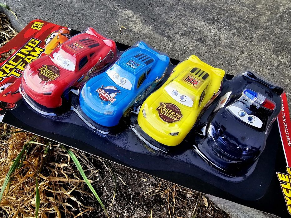 Ekstra autka samochodziki z bajki Cars Auta nowe
