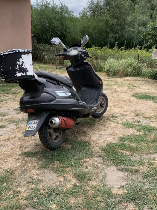 Продам скутер 12 000