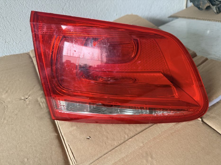 Lampa tylna lewa Volkswagen Touareg II 7P5 7P6 numer 7P6945093A