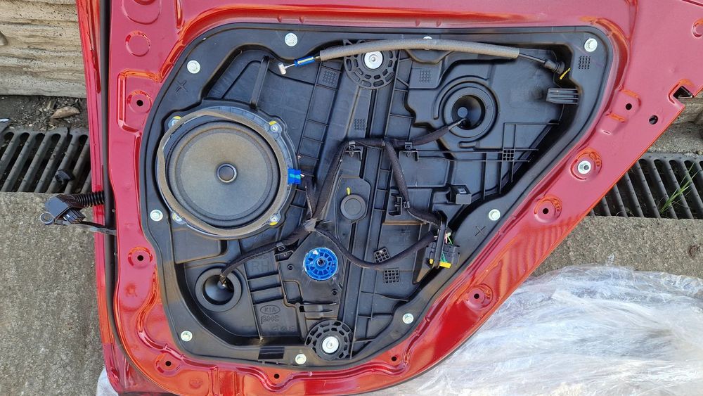 KIA PROCEED 18- PODNOŚNIK SZYBY PRAWY TYŁ