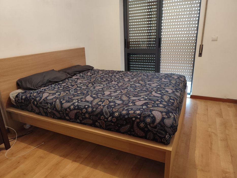 Estrutura de cama Malm IKEA 160 + estrados