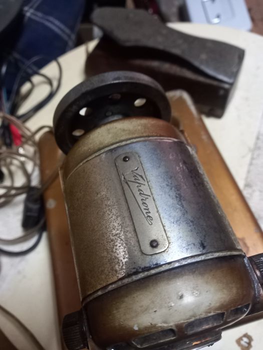 Máquina de costura antiga.