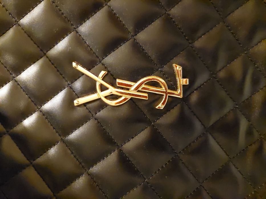 Mala Saint Laurent