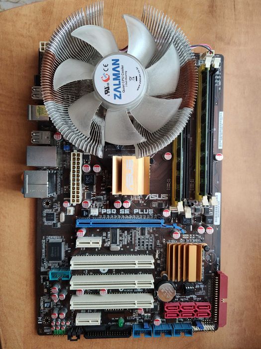 Материнская плата 
Asus P5Q SE Plus