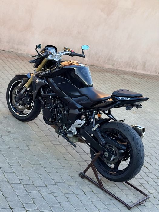 Suzuki GSR 750     АВS