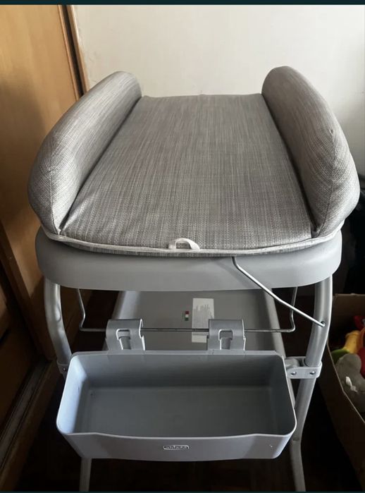 Fraldario com banheira Chicco