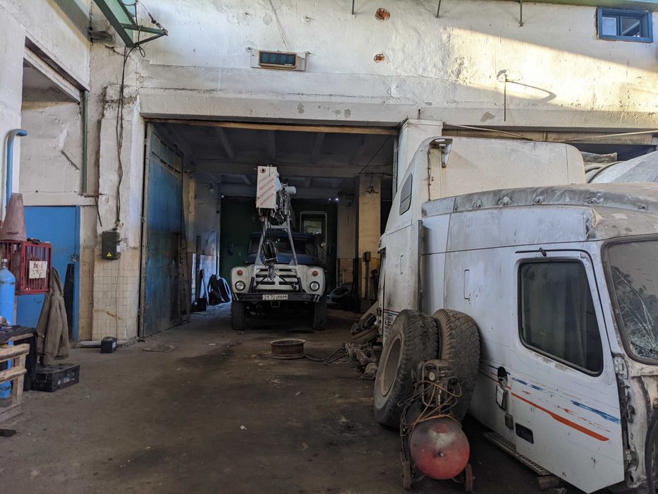 Виробниче приміщення 1500 м2 26 км. від Івано-Франківська