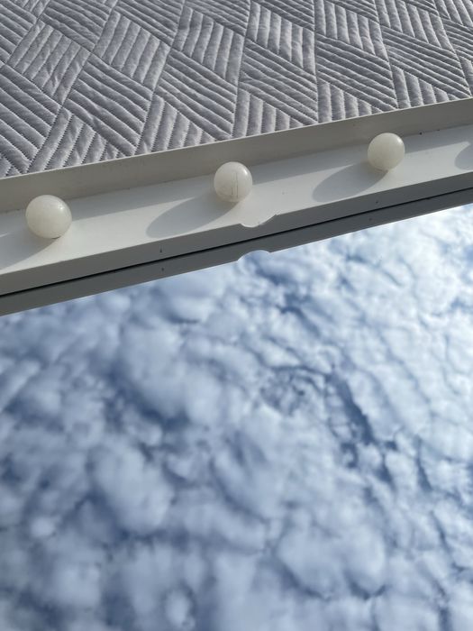 Lustro z lampkami. Działa na baterie