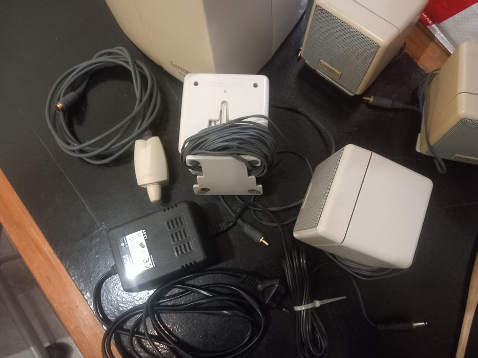 Creative Cambridge Soundworks (Sub e colunas)