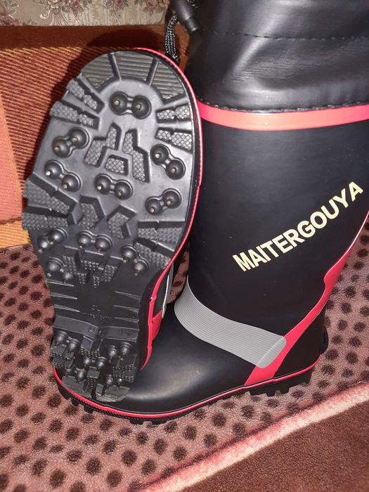 Продам  новые сапоги