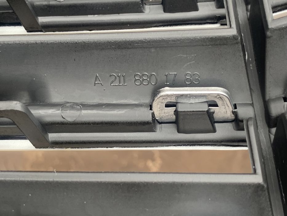 Решетка Радиатора Mercedes Benz w211 Рестайлинг Аванград Решітка