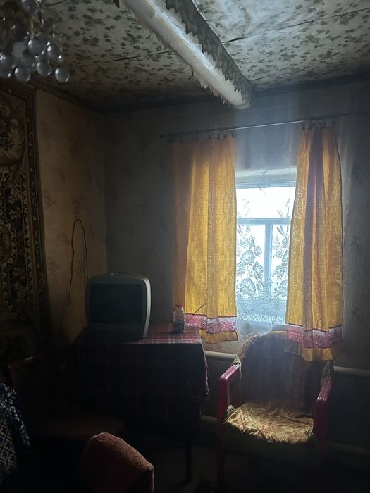 Невеличкий міцний будиночок Веселі Терни, вода, газ, 10соток. Міцний