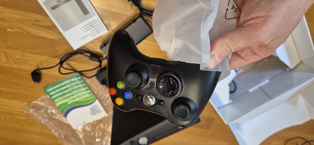 Xbox 360 S 4GB Kinect pad gra komplet pudełko bardzo dobry stan