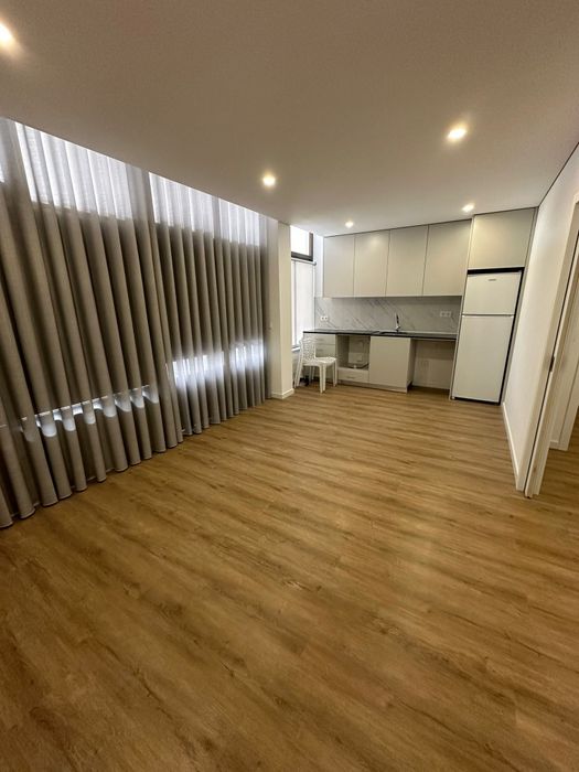 Apartamento T1 equipado com ar-condicionado figorífico