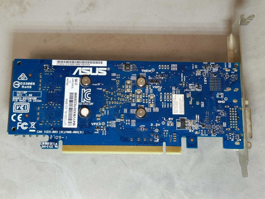 Відеокарта ASUS Nvidia GT1030 2GB GDDR5 НИЗЬКОПРОФІЛЬНА відмінний Стан