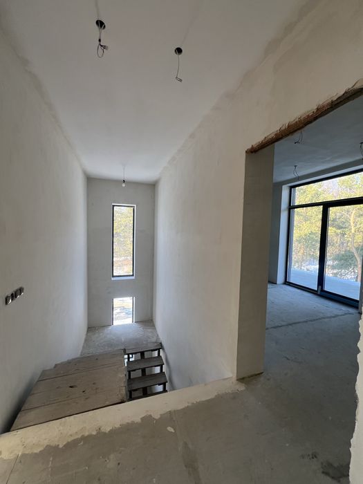 Продаю окрему будівлю в Хотянівці