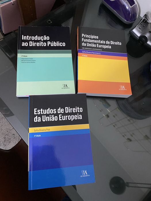 Livros Direito - excelente estado