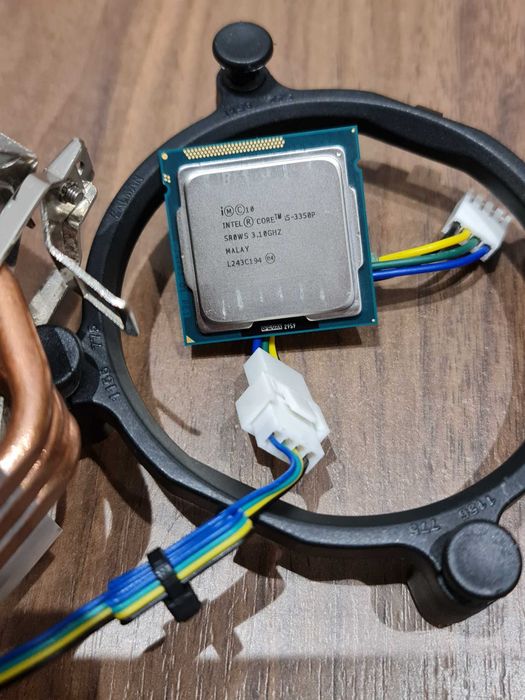 Intel Core i5-3350P LGA1155 (3,10-3,30 GHz) з кулеро Zalman CNPS7X LED