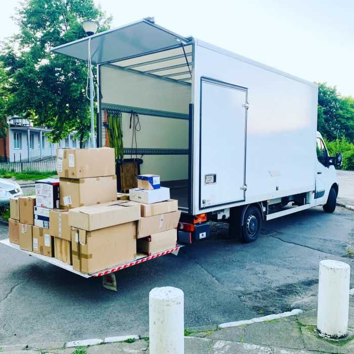Przeprowadzki Transport Toruń Auto z Winda Firma Przeprowadzkowa