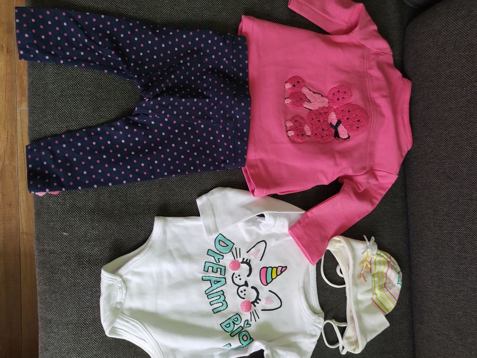 Komplet coccodrillo r.62 bluza, leginsy, body i czapka