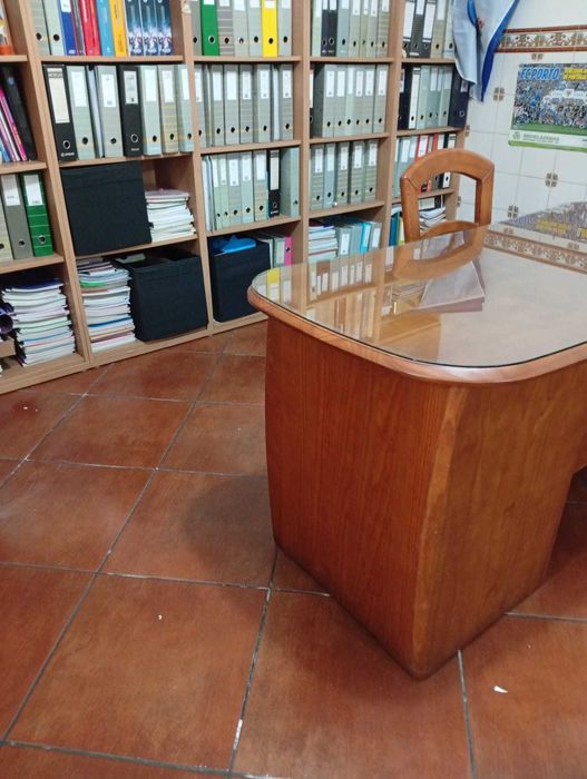 Secretaria de escritório marca ARC pinho maciço