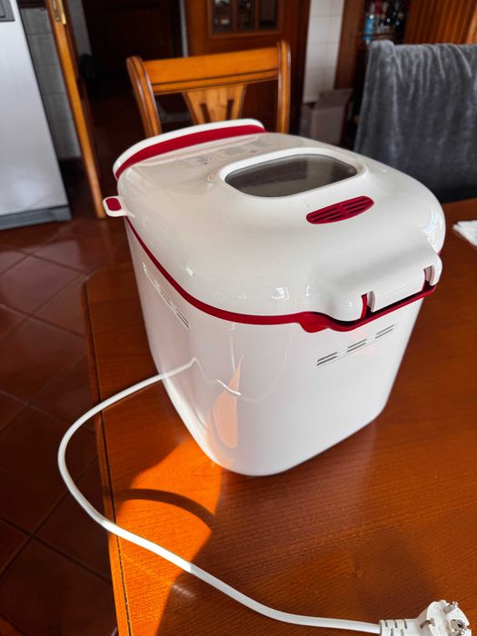 Máquina de Fazer Pão Moulinex Uno 700W (Ref. OW310130)