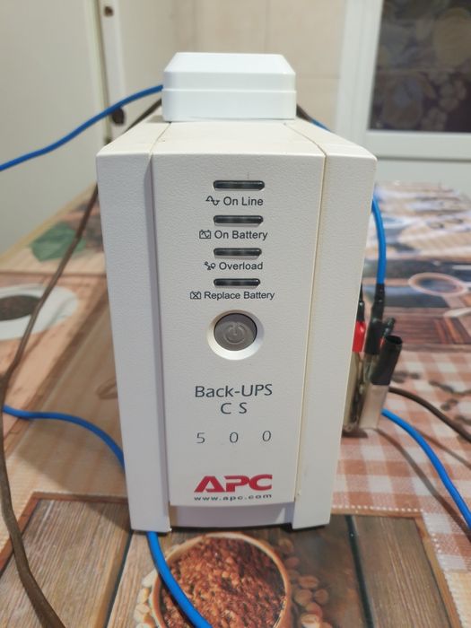 Продам інвертор  12 // 220