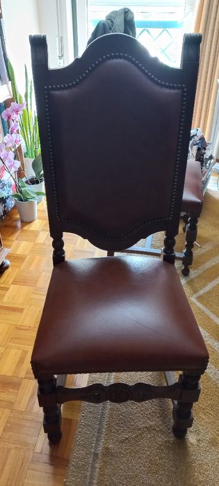 Conjunto de Mesa e Cadeiras em faia
