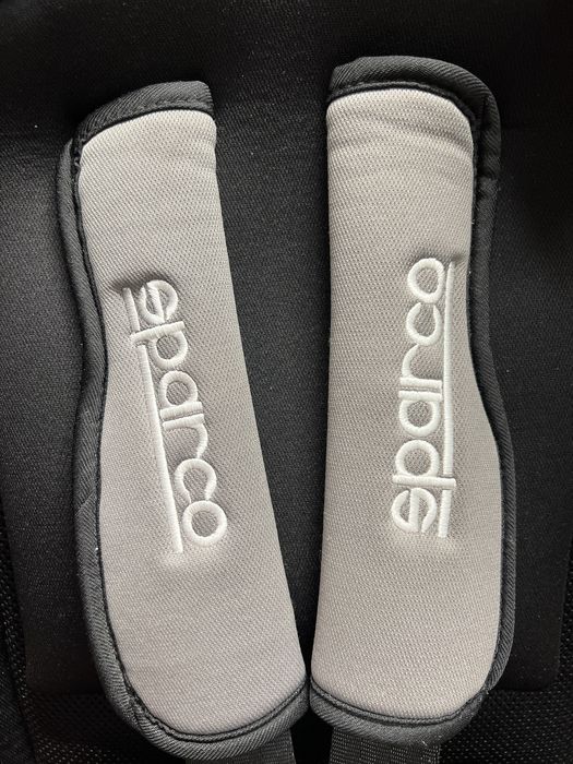 Fotelik samochodowy Sparco