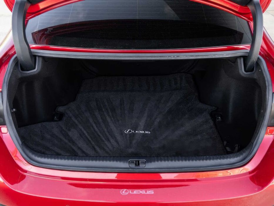 Lexus RC F      2016