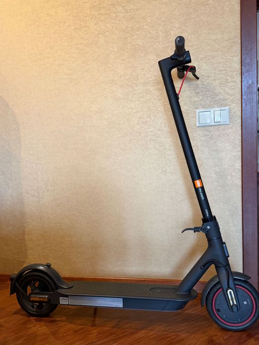 Самокат Mi Electric Scooter Pro 2